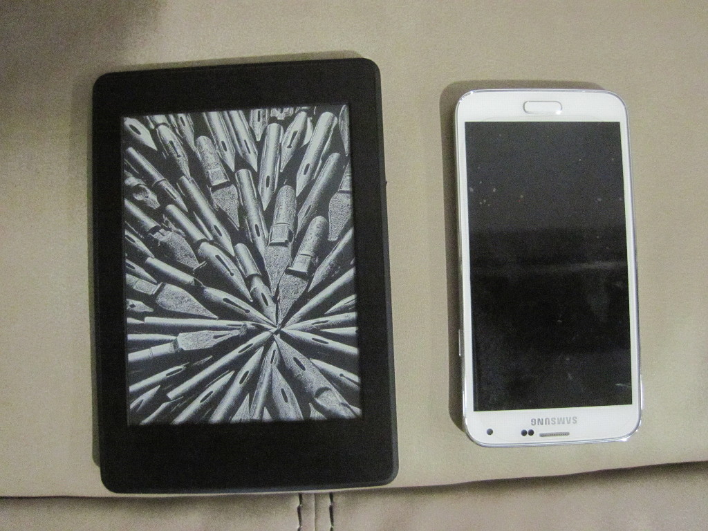 Phone vs Kindle